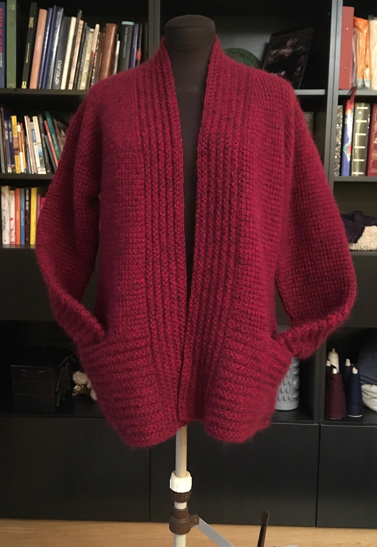 Hakket jakke med lommer